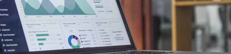 foto van dashboard op laptop